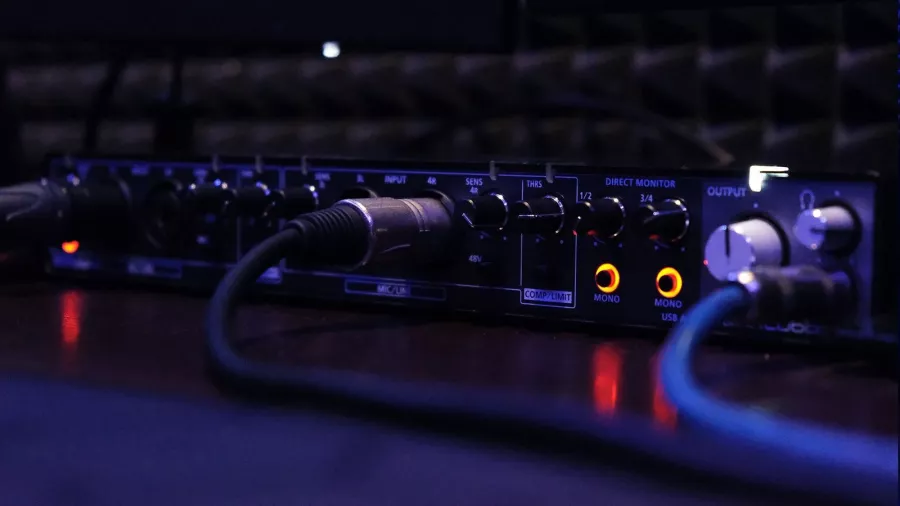 Студия звукозаписи Newtrack23 в Краснодаре: Звукозапись, Студия звукозаписи, Мастеринг, Сведение, Треки, Саунд,