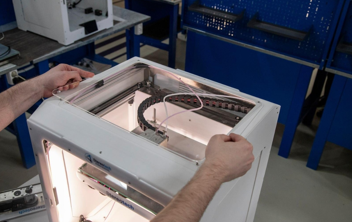 Компания по 3D-печати и продаже 3D-принтеров "Stereotech"
