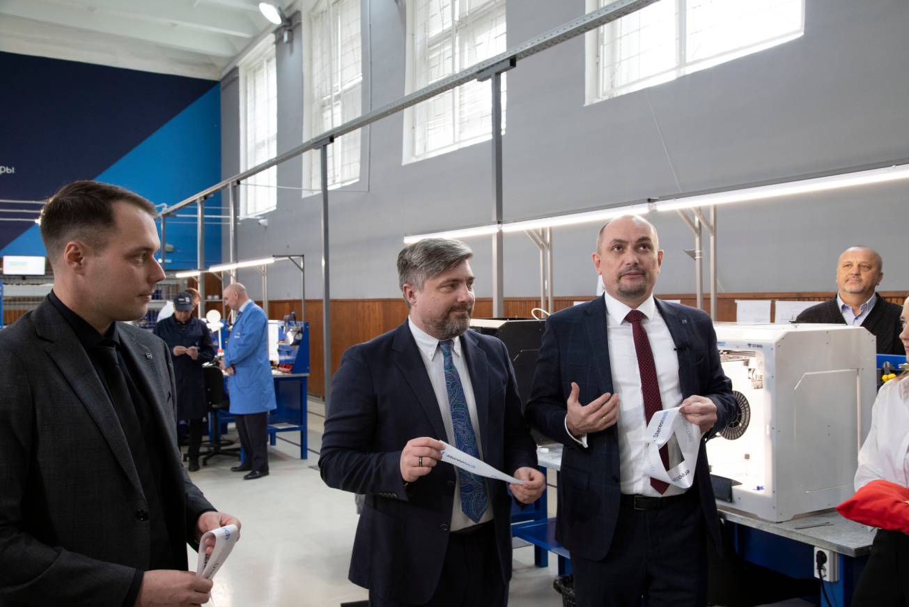 Компания по 3D-печати и продаже 3D-принтеров "Stereotech"