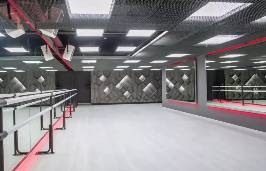 Фитнес-клуб Crocus Fitness в Баку: Фитнес, Тренировки, Тренажёрный зал, Персональный тренер, Растяжка, Жим лёжа, Спортивный инвентарь, Гиря, Бег, Здоровье,