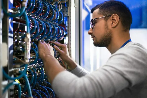 ИТС-консалт в Красноярске: Ремонт телефонов, Ремонт ноутбуков , Диагностика устройства , Системное администрирование , Аутсорсинг ,