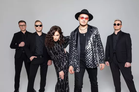 Кавер группа "Dollars Band".