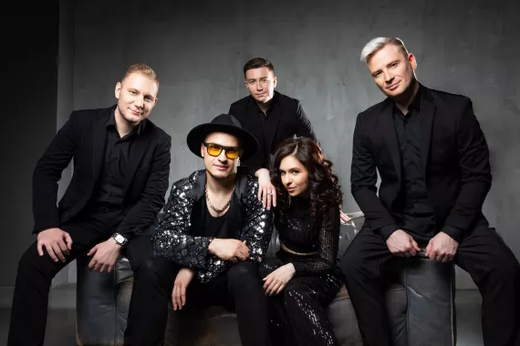 Кавер группа "Dollars Band".