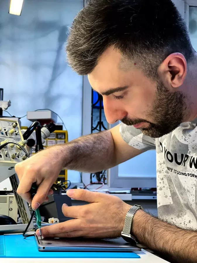 Ремсервис Apple Сервис в Ростове-на-Дону: IT, Ремонт цифровой техники, Замена частей, Перепрошивка, Магазин девайсов,