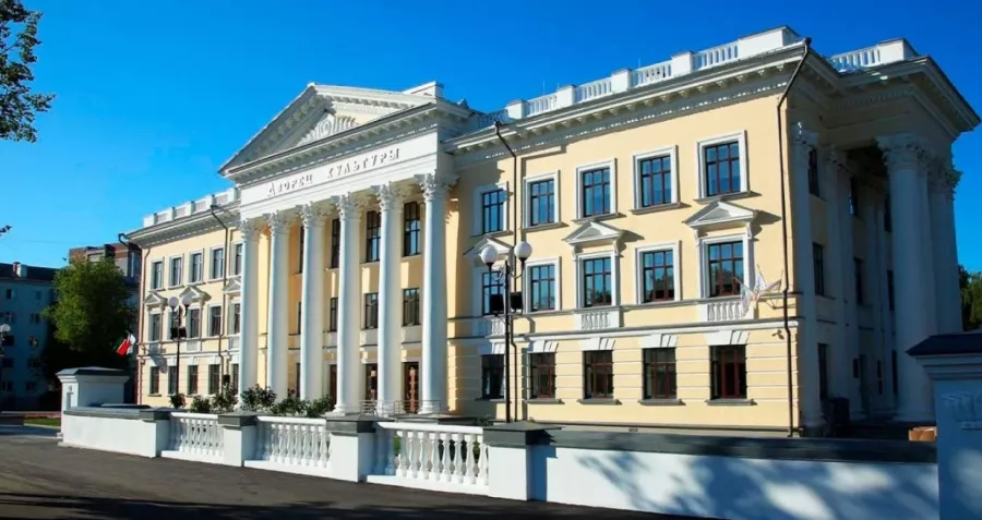 Театр на Окраине в Казани: Шоу, Премьера, Актеры, Для всей семьи, Для детей и взрослых, Театральное искусство, Культура, Спектакль,