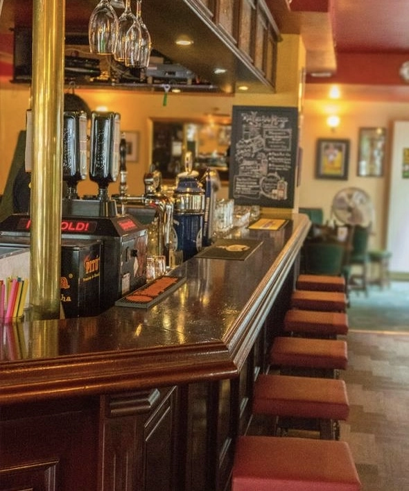 Бар The Fox and Hound в Франкфуртe-на-Майне: Бар, Паб, Пиво, Матч,