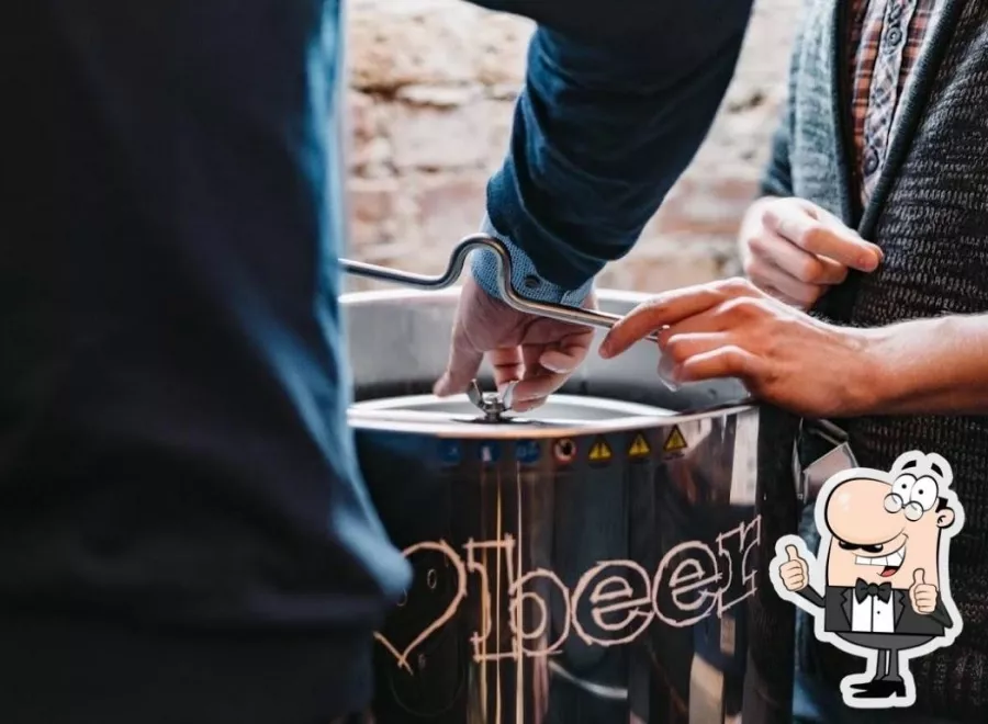 Бар Bar & Restaurant naïv в Франкфуртe-на-Майне: Еда, Напитки, Бар, Паб, Пиво,