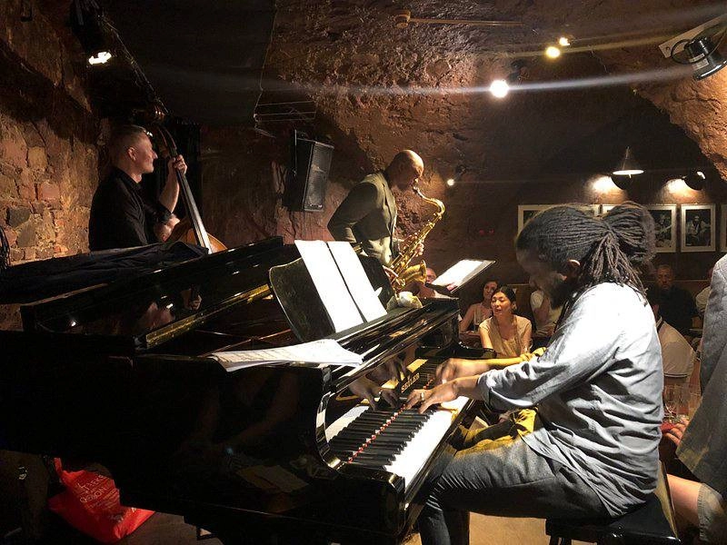 Бар Jazzkeller в Франкфуртe-на-Майне: Бар, Пиво, Алкоголь , Ресторан , Паб, Beer, Bar, Alcohol , Drinks ,