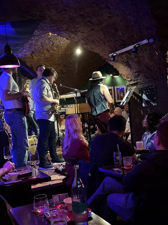 Бар Jazzkeller в Франкфуртe-на-Майне: Бар, Пиво, Алкоголь , Ресторан , Паб, Beer, Bar, Alcohol , Drinks ,