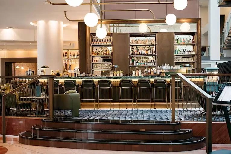 Ресторан-бар Hudson Yards Lounge в Франкфуртe-на-Майне: Alcohol , Beer, Bar, Drinks , Паб, Бар, Алкоголь , Пиво ,