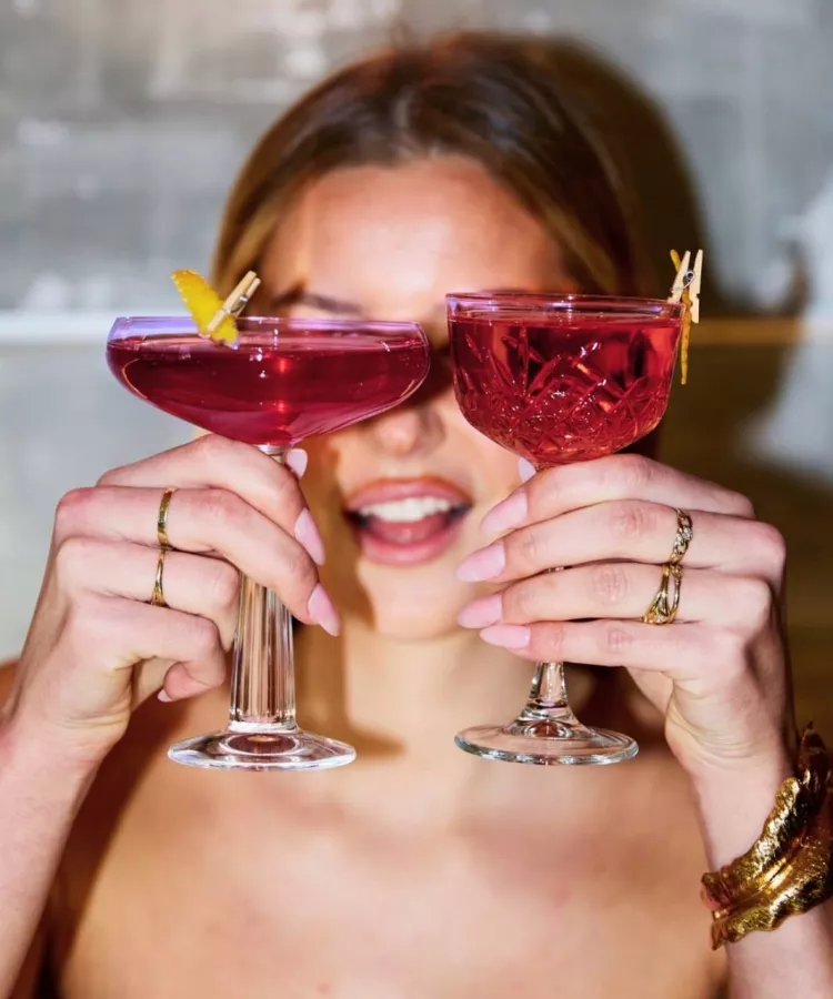 Ресторан-бар Helium в Франкфуртe-на-Майне: Ресторан , Бар, Пиво, Алкоголь , Паб, Beer, Bar, Restaurant , Drinks ,