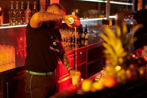 Бар NFT Skybar  в  Франкфуртe-на-Майне