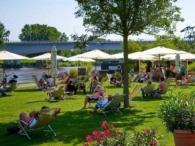 Бар Alte Schiffsmeldestelle Hochst в Франкфуртe-на-Майне: Alcohol , Drinks , Bar, Beer, Ресторан , Бар, Паб, Алкоголь ,