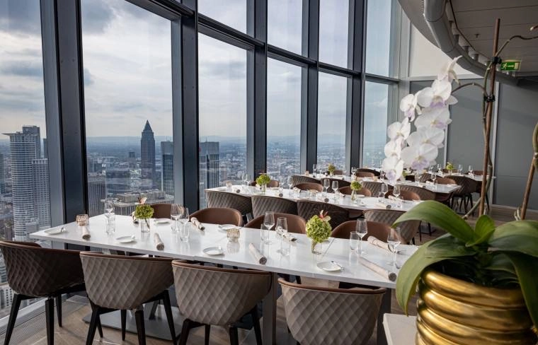 Ресторан Main Tower Restaurant & Lounge в Франкфуртe-на-Майне: Кафе, Вкусно, Семейный отдых , Мясо, Салат, Ресторан,