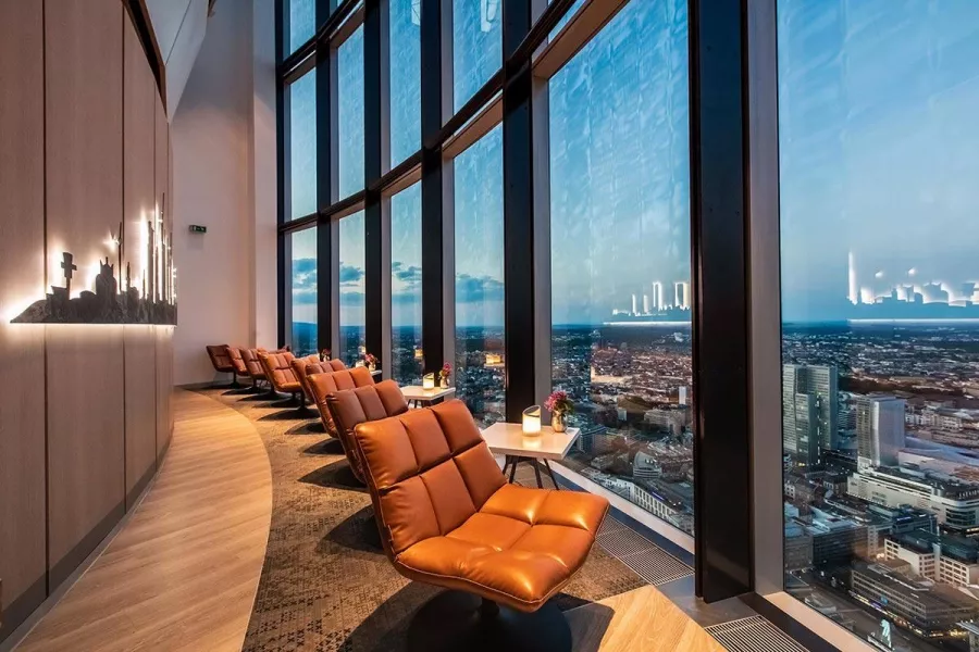 Ресторан Main Tower Restaurant & Lounge в Франкфуртe-на-Майне: Кафе, Вкусно, Семейный отдых , Мясо, Салат, Ресторан,