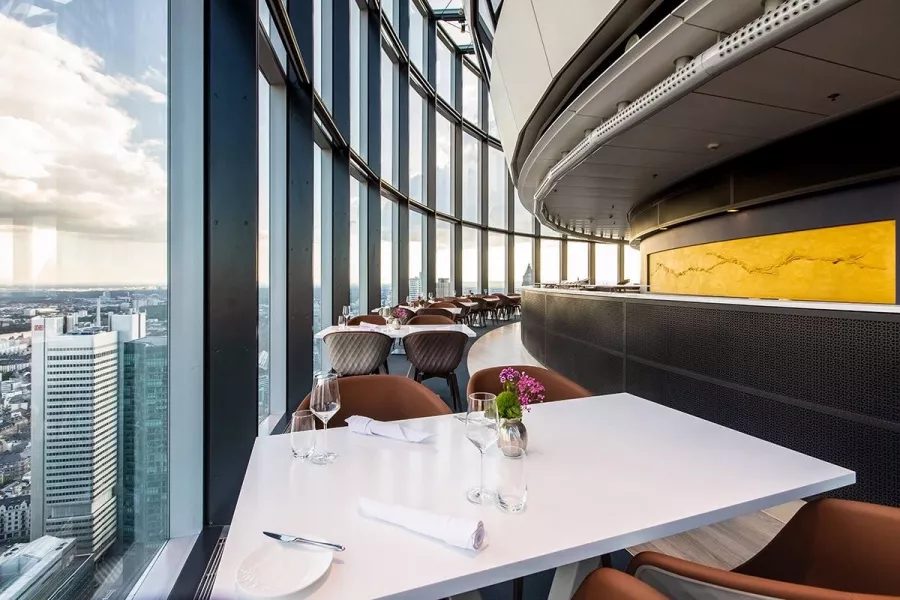 Ресторан Main Tower Restaurant & Lounge в Франкфуртe-на-Майне: Кафе, Вкусно, Семейный отдых , Мясо, Салат, Ресторан,