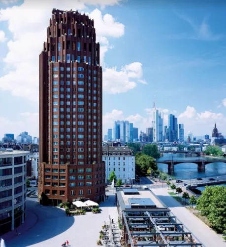 Отель Lindner Hotel Frankfurt Main Plaza в Франкфуртe-на-Майне