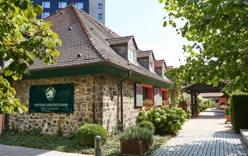 Отель Steigenberger Airport Hotel Frankfurt в Франкфуртe-на-Майне: Семейный отдых , Отель, Бассейн, Парковка, Для всей семьи, Гостиница,