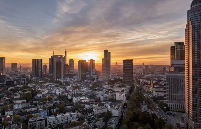 Отель Frankfurt Marriott Hotel в Франкфуртe-на-Майне: Бассейн, Парковка, Семейный отдых , Для всей семьи, Отель,