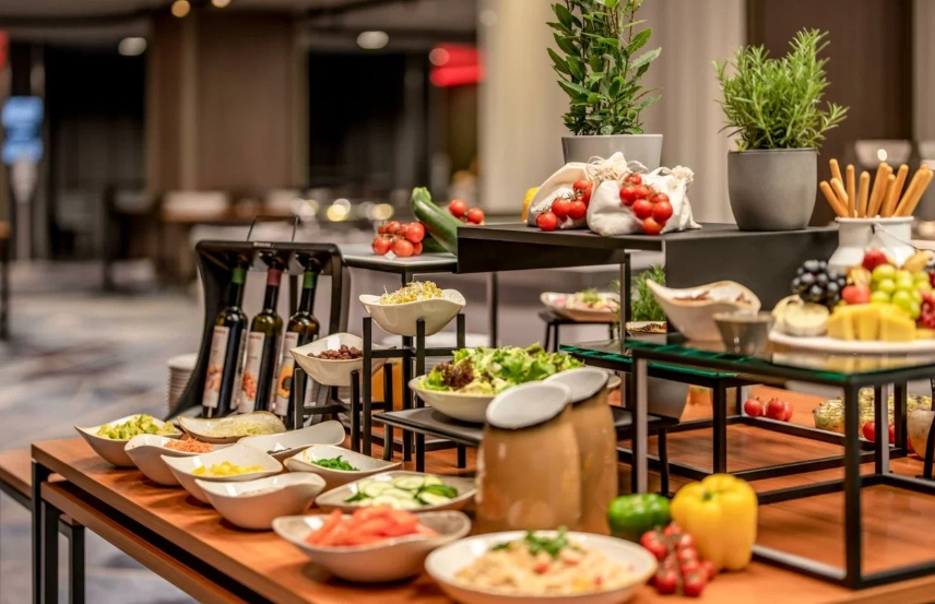 Отель Frankfurt Marriott Hotel в Франкфуртe-на-Майне: Бассейн, Парковка, Семейный отдых , Для всей семьи, Отель,