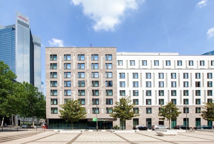 Отель Holiday Inn Frankfurt - Alte Oper, an IHG hotel в Франкфуртe-на-Майне: Семейный отдых , Отель, Бассейн, Парковка, Для всей семьи, Гостиница, Жилье,