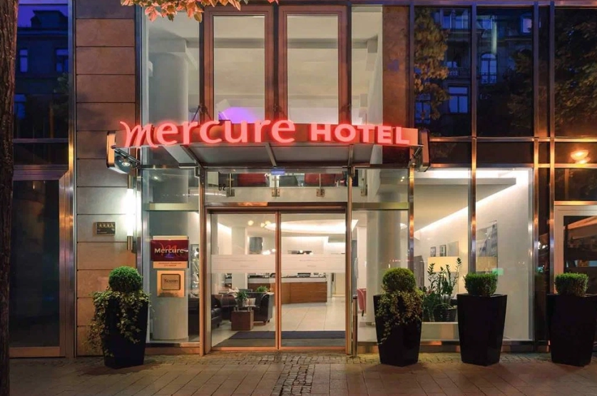 Отель Mercure Hotel Kaiserhof Frankfurt City Center в Франкфуртe-на-Майне: Семейный отдых , Отель, Бассейн, Парковка, Для всей семьи, Гостиница, Жилье,