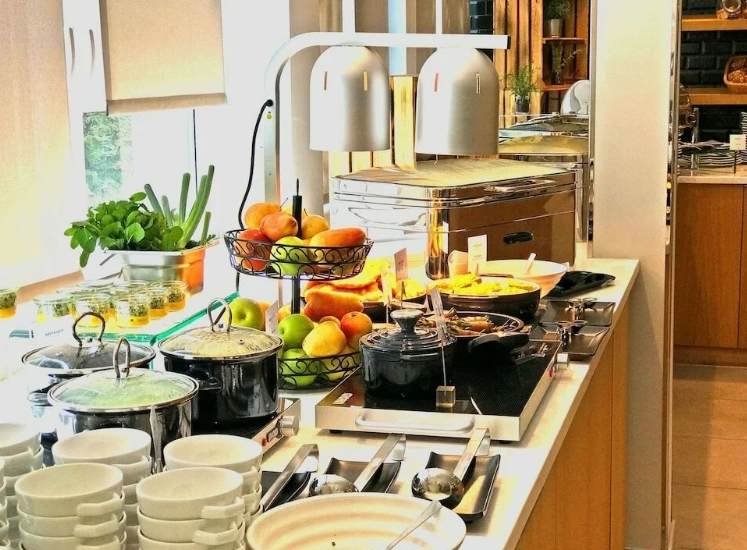 Отель Mercure Hotel Kaiserhof Frankfurt City Center в Франкфуртe-на-Майне: Семейный отдых , Отель, Бассейн, Парковка, Для всей семьи, Гостиница, Жилье,