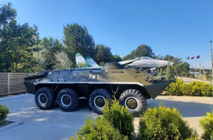 Сквер военной техники