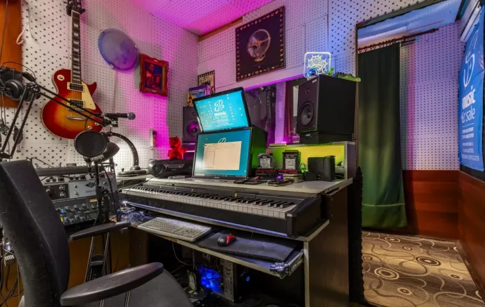 Студия звукозаписи Music for sale