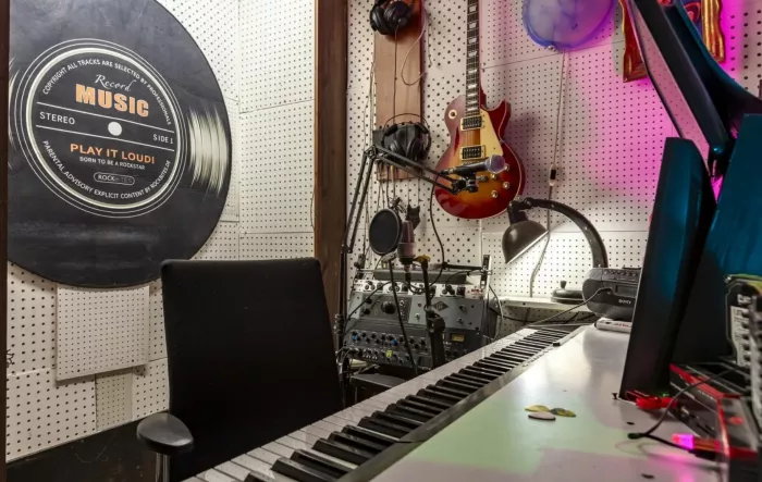 Студия звукозаписи Music for sale