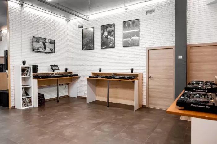 Студия звукозаписи Pioneer DJ School