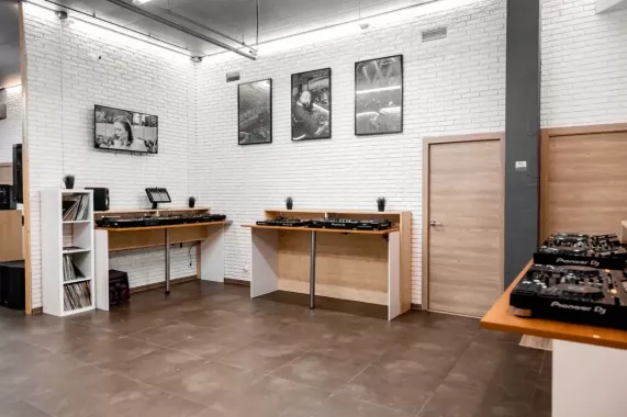 Студия звукозаписи Pioneer DJ School
