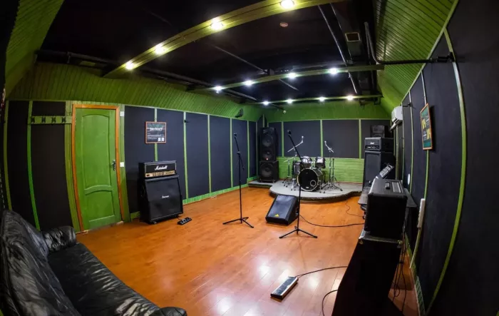 Студия звукозаписи Under The Ground