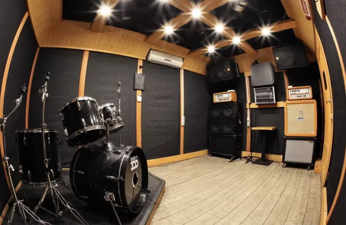 Студия звукозаписи Under The Ground