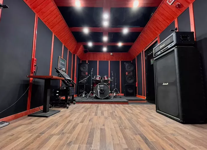 Студия звукозаписи Under The Ground